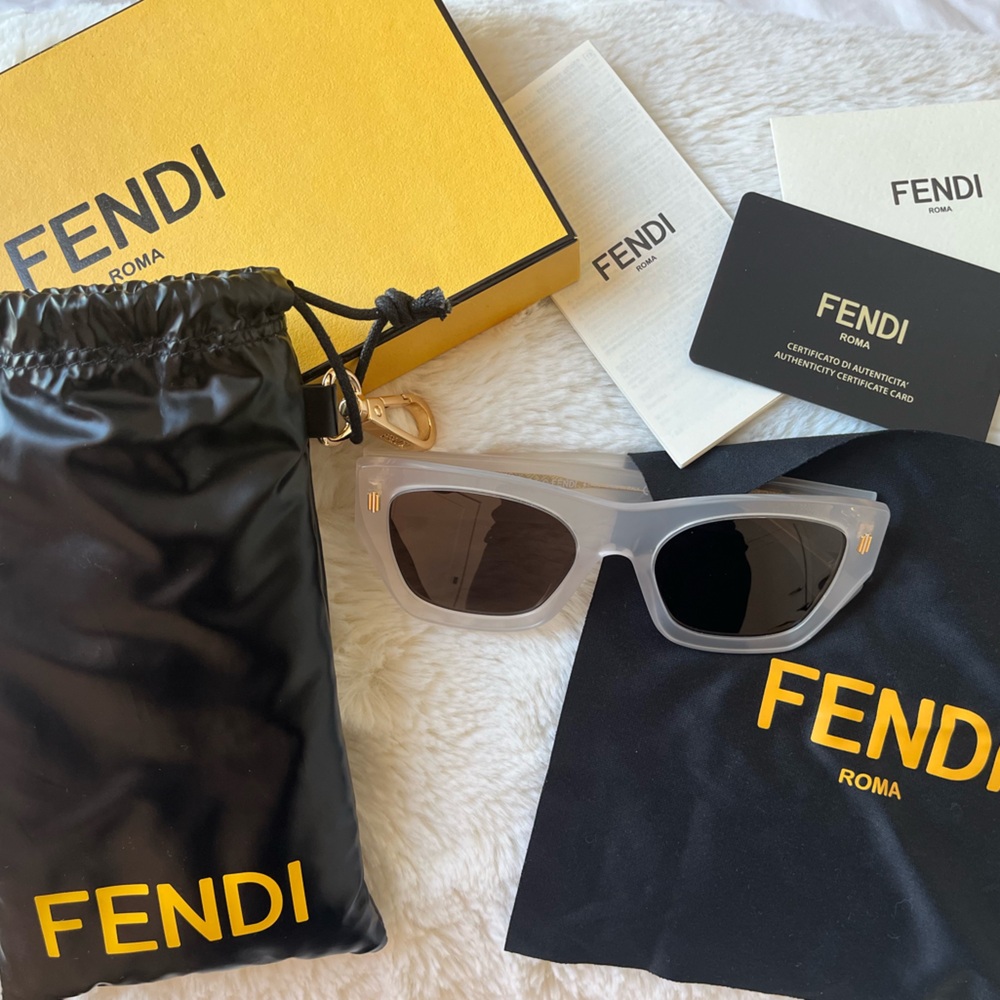 FENDI Sunglasses FE 40100I 21E Acetate White Pearl/ Dark Brown
